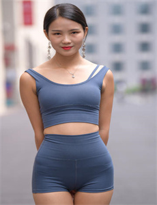 《蜜桃成时2-小SAO货边洗澡边CAO你》