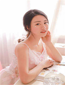 《日本三级电影-女同性恋接吻视频》