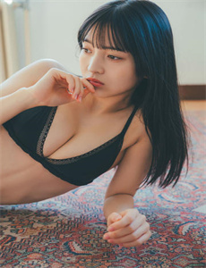 《野花社区WWW视频-全身赤裸裸美女出白浆》