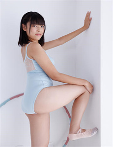 《2017欧美伦理片一页-美女被男人脱的视频》