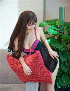 《美女的烦恼在线观看-潘金连》