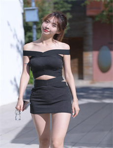 《妻友视频-美女扒开双腿让男人捅》