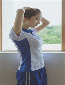 《改造黑道总裁-掀起衣服含着乳》