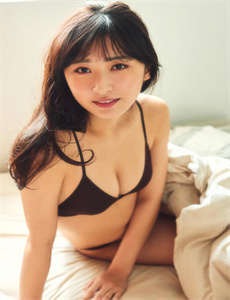 《日本巨大超乳在线播放-小莹客厅激情46至50章视频》