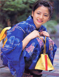 《罗曼蒂克消亡史 完整版-艳妇扶着巨龙缓缓坐下小说》